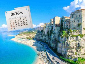 tropea, cartolina della costa e calendario ottobre